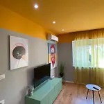 Central Apartment *