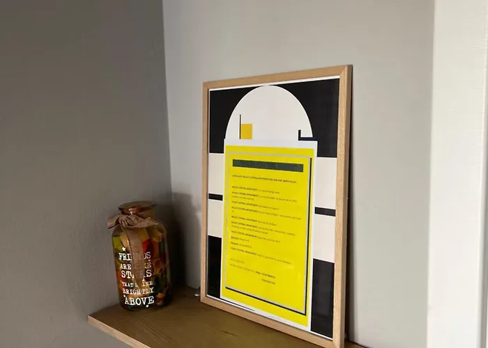 Central Apartment Appartamento Tirana